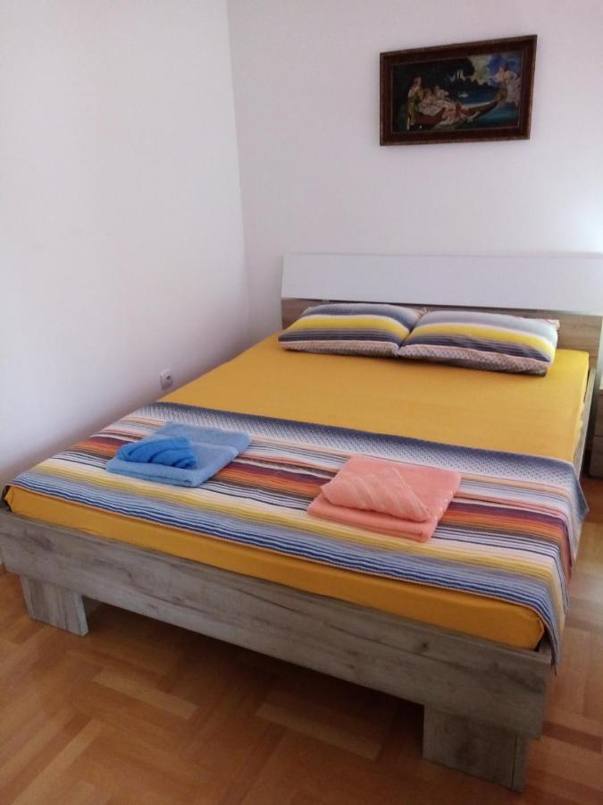 Apartman Maca Pirot Exterior foto
