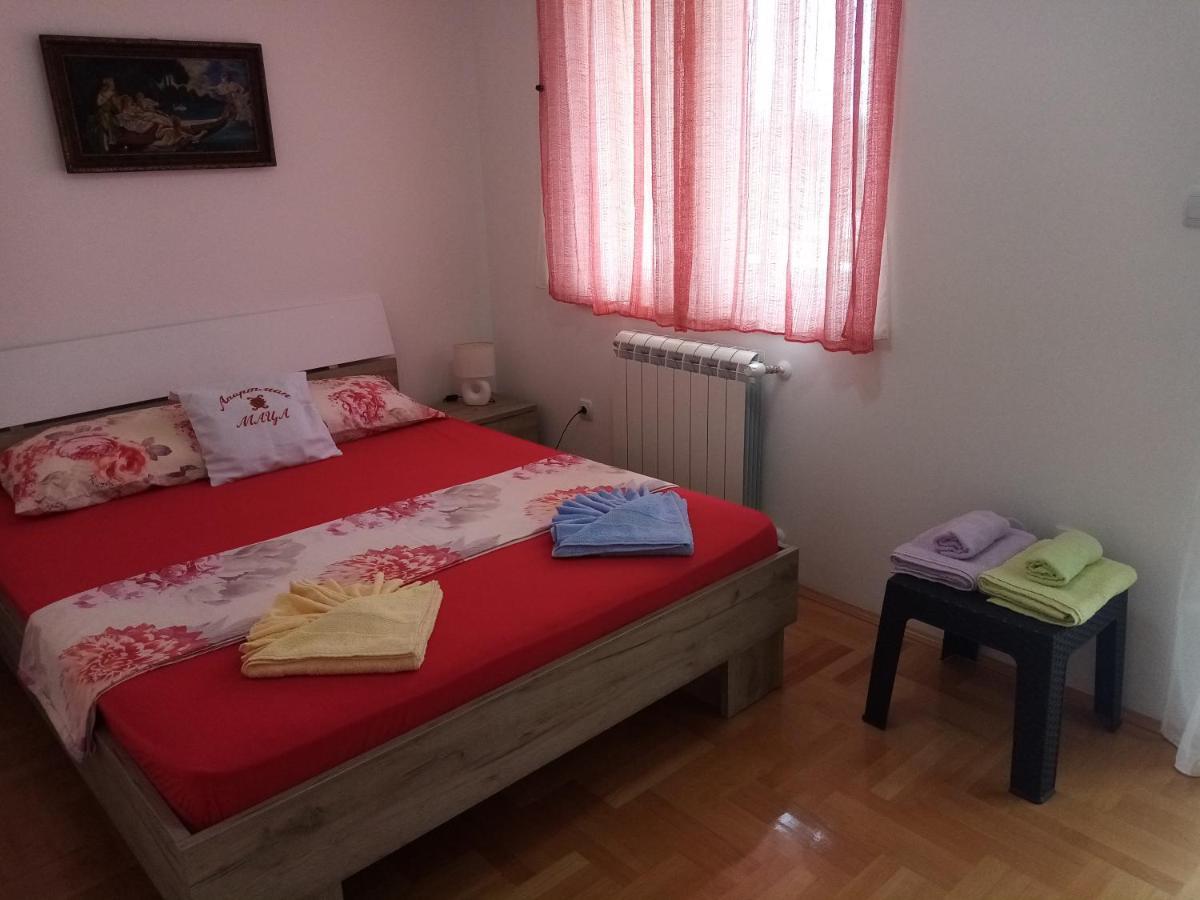 Apartman Maca Pirot Exterior foto